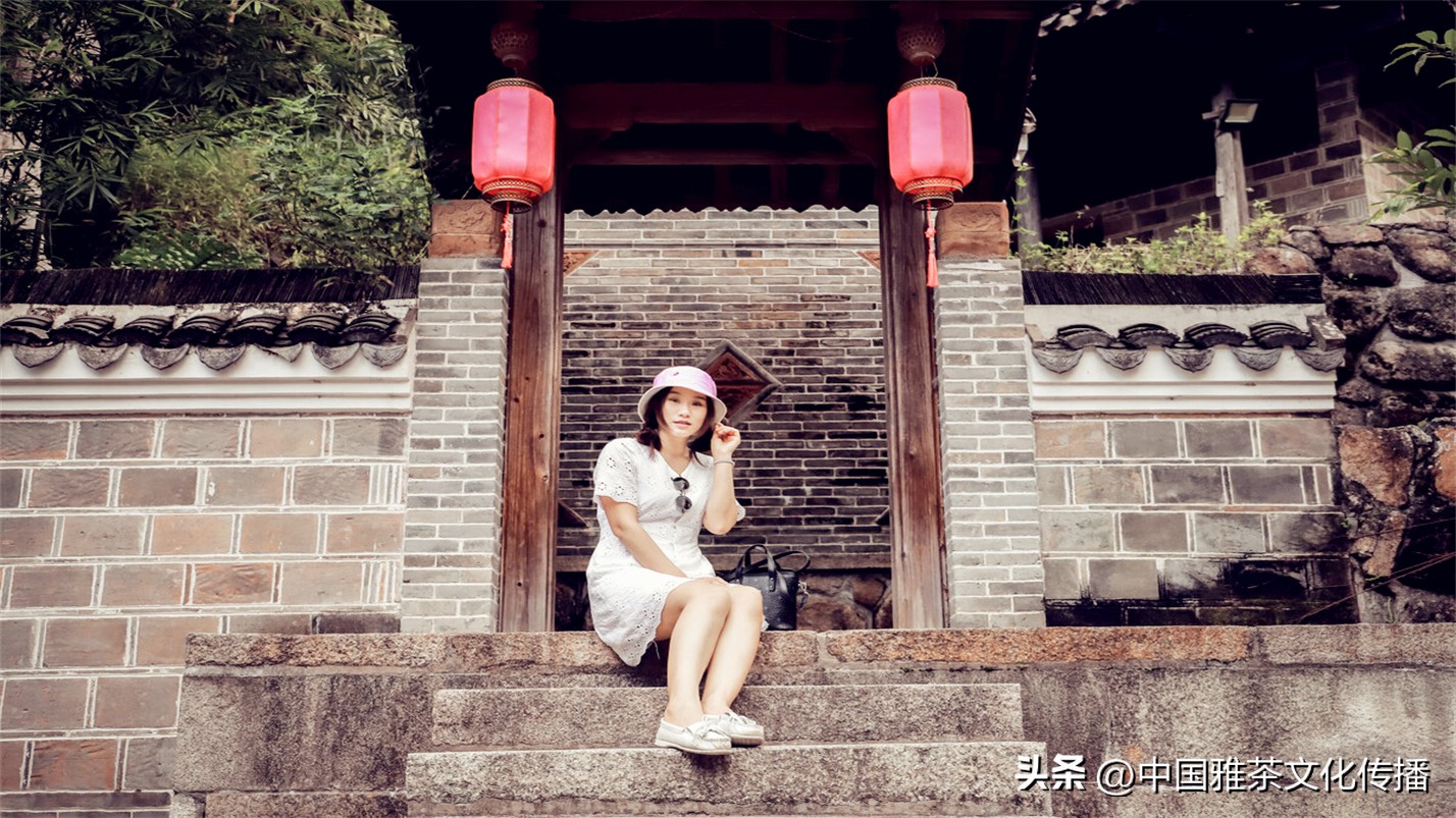 往事越千年人生弹指间意思解释,往事越千年人生弹指间的含义