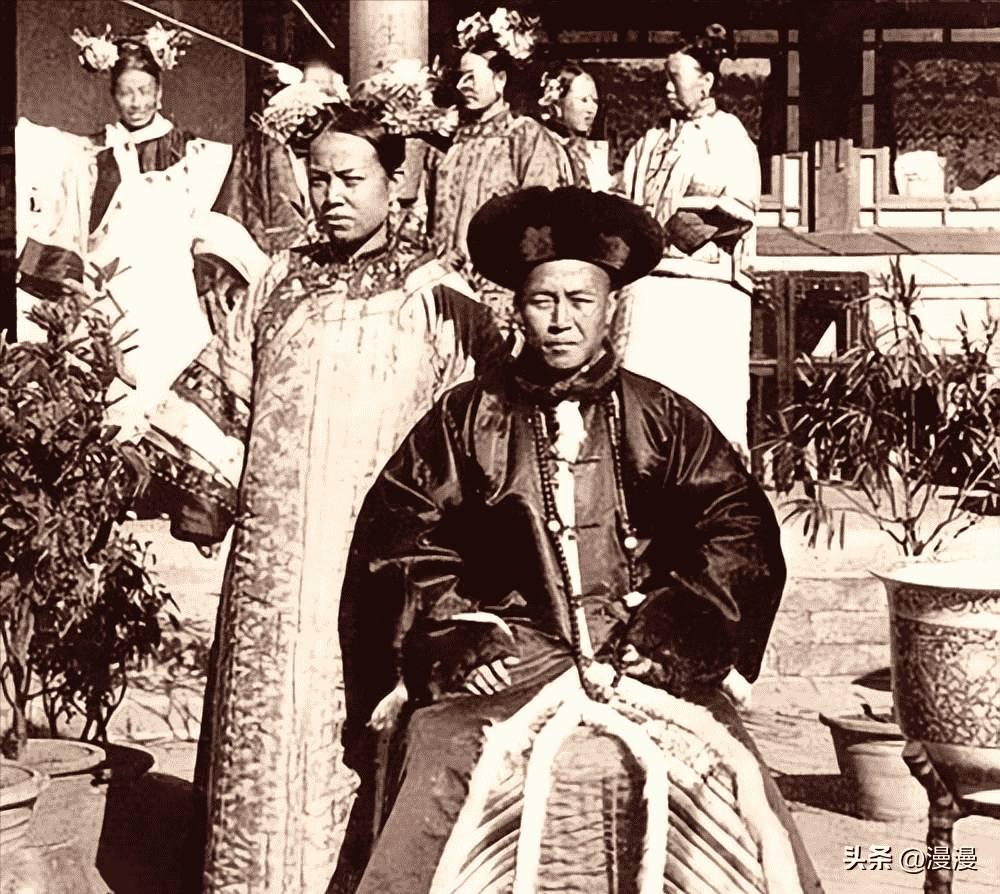 日军日记：*安妇慰**不服从管教，我很愤怒，用*刀刺**插入她的*体下**