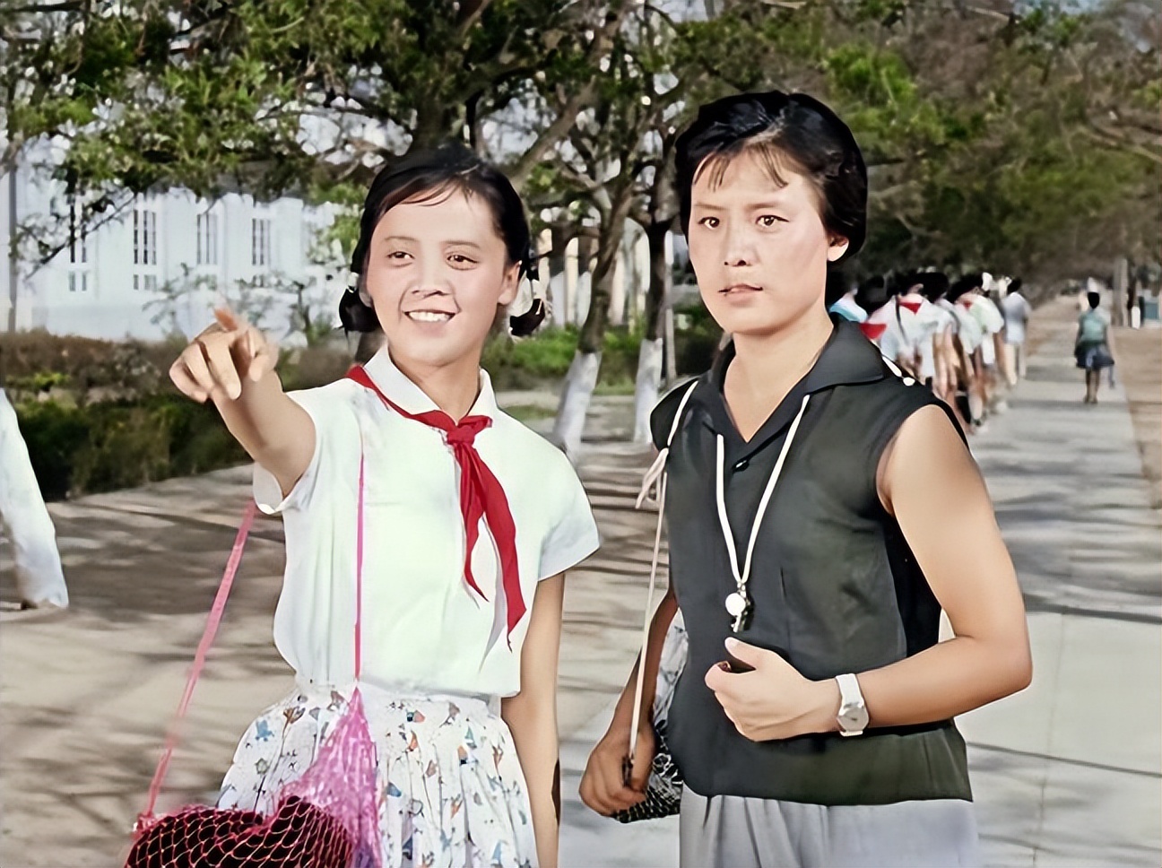 58年前的五好电影画面美歌好听女主角青春靓丽男主角人帅嗓音性感