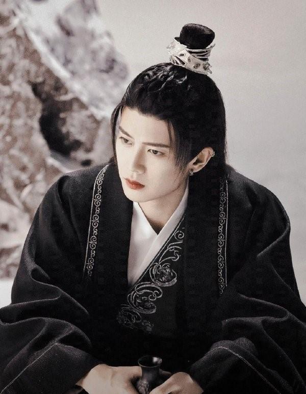 迪丽热巴任嘉伦与君初相识氛围感,迪丽热巴任嘉伦与君初相识歌曲