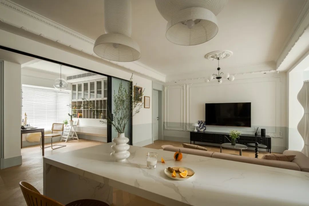 四川成都一个女人装修房子,12平方女主卧室装修