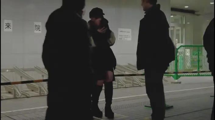 欠下高利贷的日本女孩竟然在做这件事