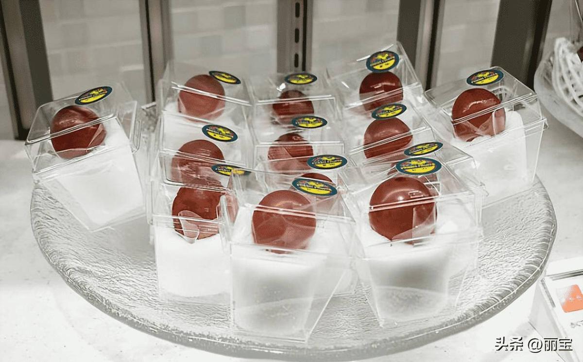 罕见照片，世界上胸最大的女人，女人舌头10.16厘米，你见过吗