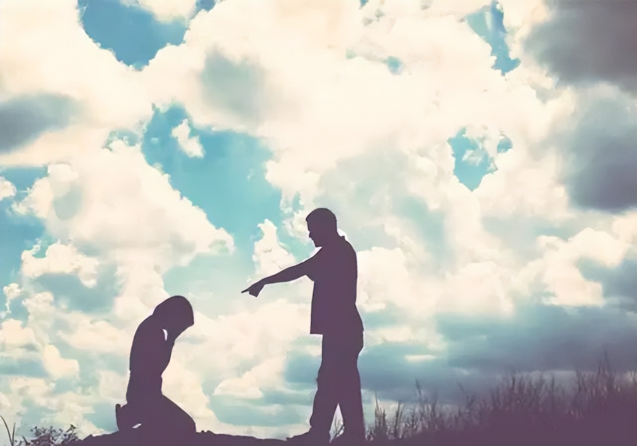 身边的人靠近自己就会变得不幸,一定要远离让你陷入自我怀疑的人