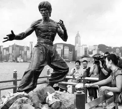 李小龙自己不知道自己身体不好吗,李小龙30来岁为何学了很多东西