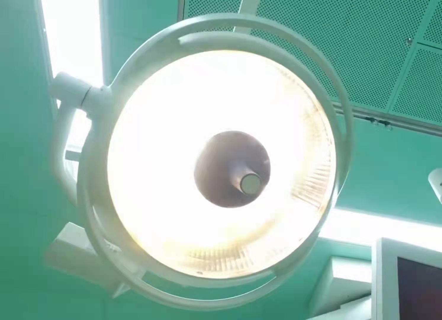 鼻子里长肿瘤的女孩儿,女子鼻子上长肿瘤