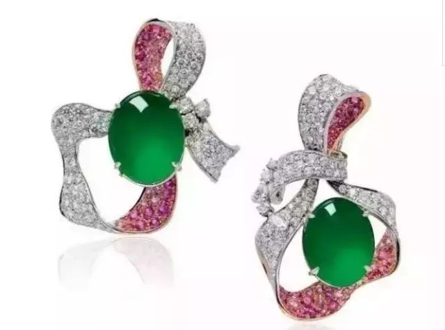 香港保利拍卖珠宝,香港拍卖会6000万的手镯去看看