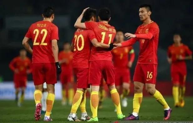 中国足球滑跪,中国足球能走得更远