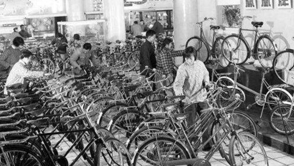 40年前凤凰自行车,40年前凤凰自行车二八大杠多少钱