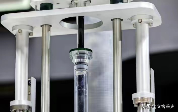 毛主席逝世46年，遗体为何至今栩栩如生面色红润？不只是药物作用