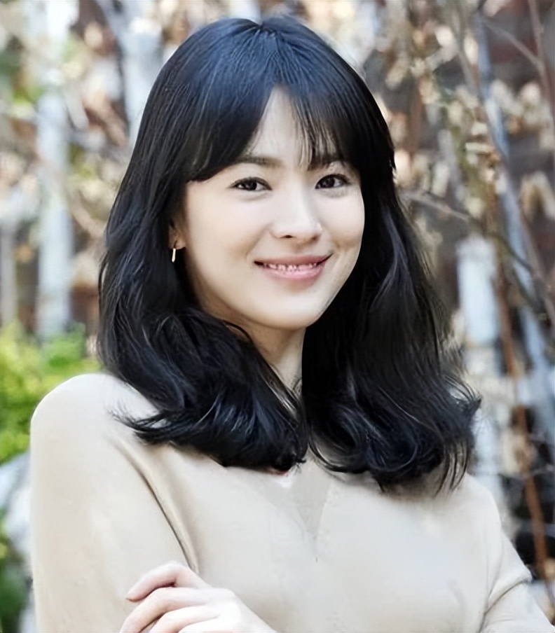 44岁刘涛变得越来越年轻了,43岁刘涛容颜耐看