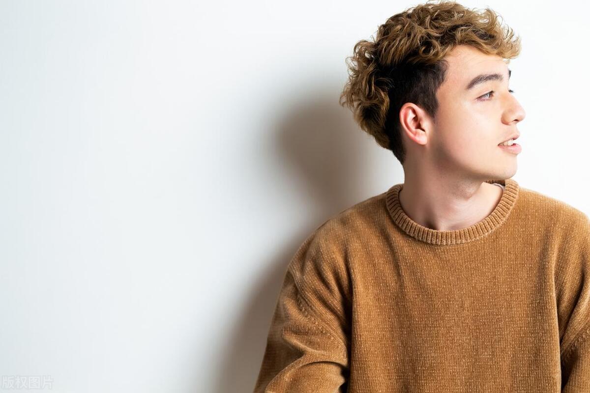 衣服穿着反映一个人的品味,衣服的穿着是否代表着生活态度