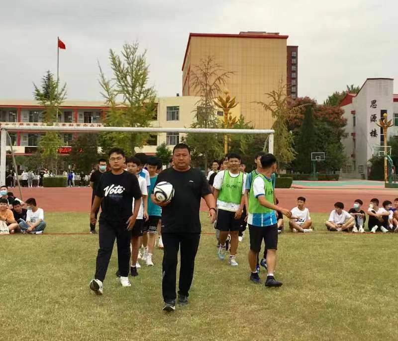 临颍篮球比赛南街,临颍县颍川学校足球比赛开幕式