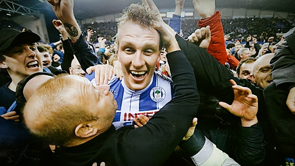 足总杯冠军小奖杯,足总杯奖杯含金量