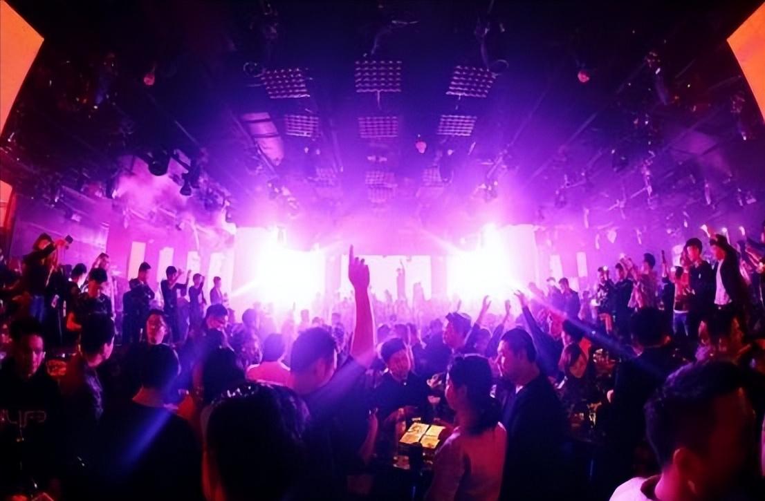 90后补裤裆小哥年入百万,小伙靠补裤裆一年赚100万