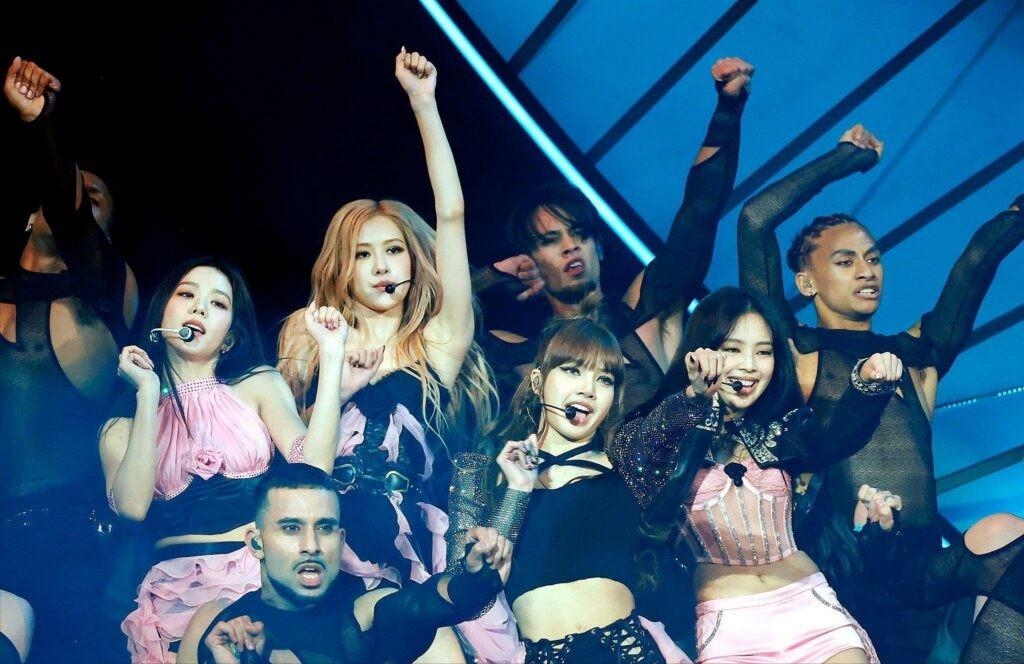 jennie韩国女穿搭,韩国女星jennie穿搭