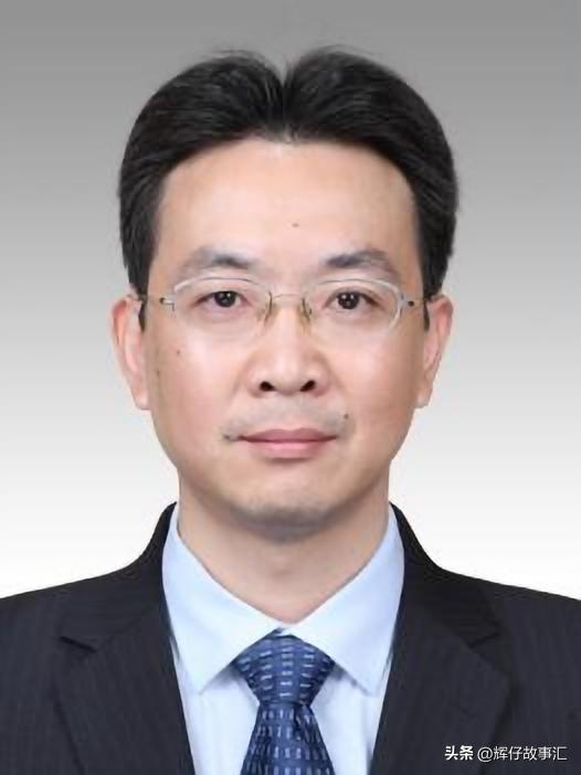 现任上海市市长和副书记,建国后历任上海市市长和市委书记