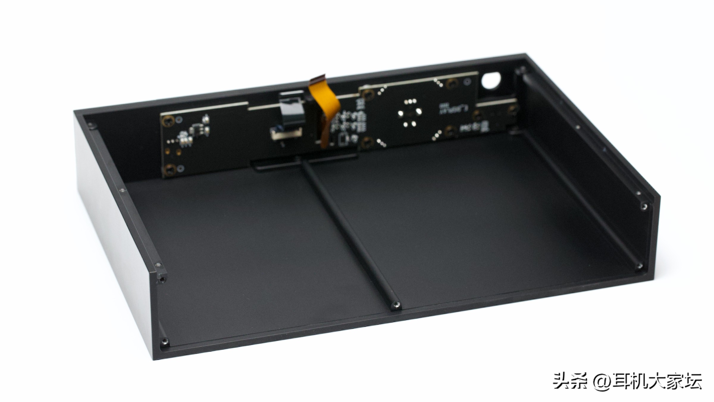 精工细作：旗舰级ES9038Pro解码耳放一体机EverSoloDAC-Z8