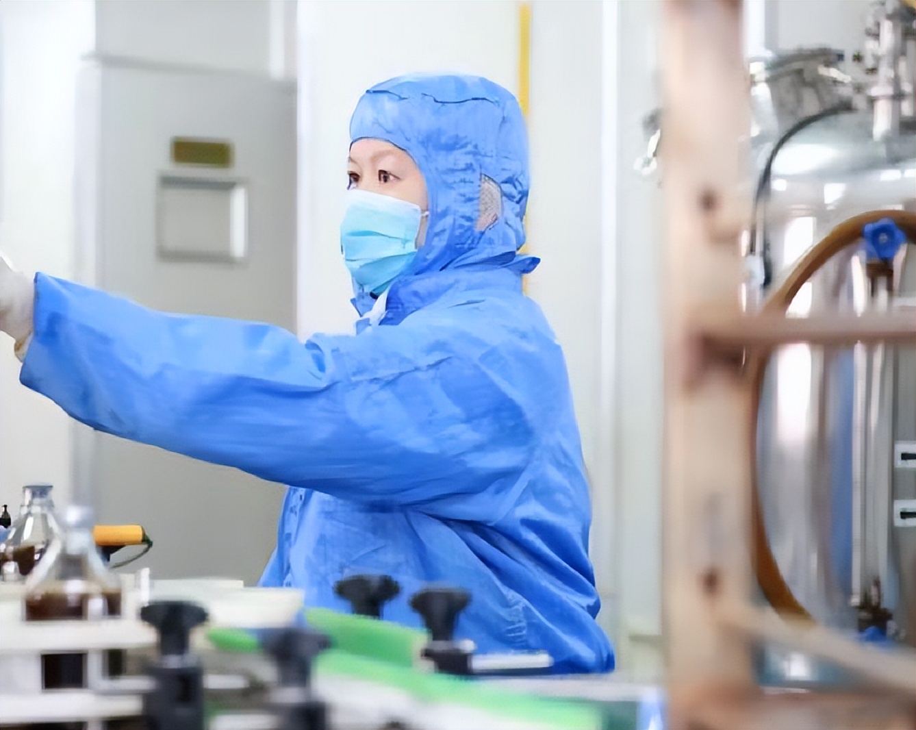 勠力同心共同抗疫,全力以赴保生产防控一线显担当