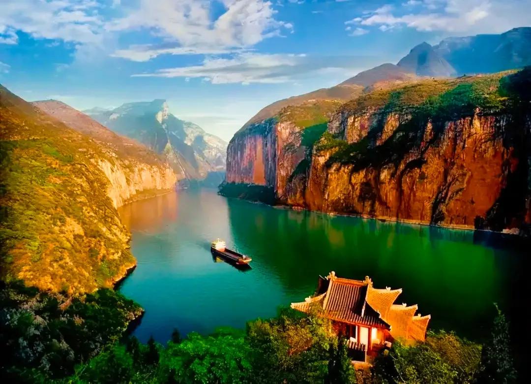 朝辞白帝彩云间中的白帝城指,早发白帝城和朝辞白帝彩云间