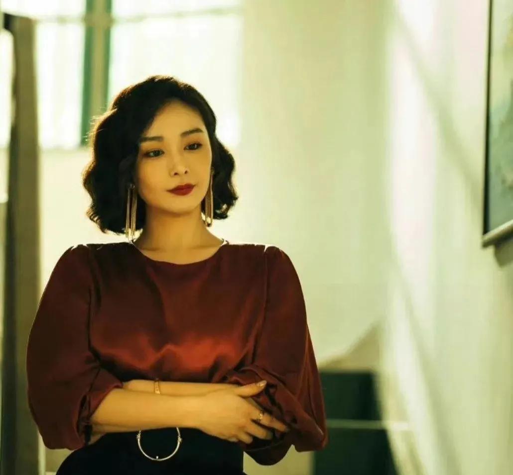 “狂飙”大嫂好会背包，看着好眼馋啊！