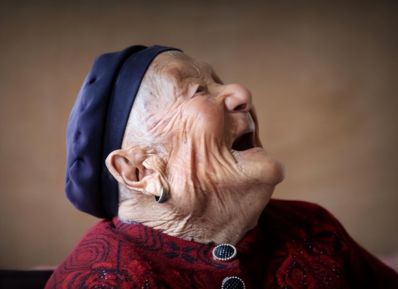 寿命“藏”在脸上？长寿的人脸上或有这5个特征，占一样也恭喜