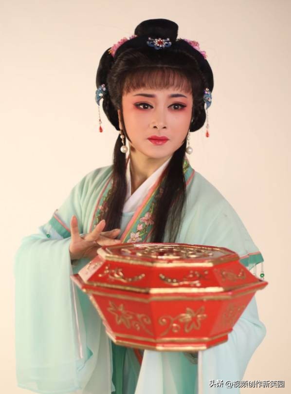 越剧吴素英年轻作品,越剧吴素英简介