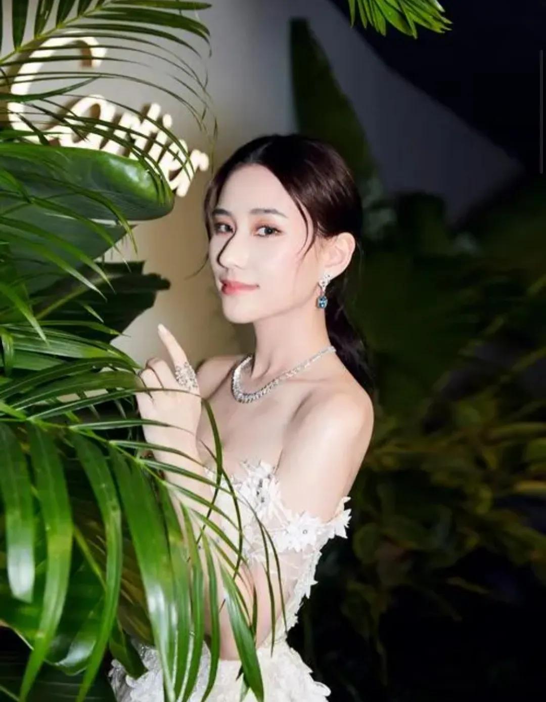 赌王女儿何超莲谈富二代身份,香港女首富何超莲