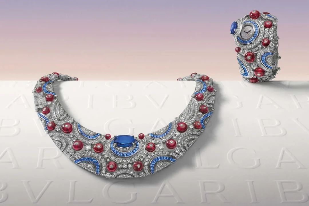 lady gaga和黑寡妇 (gaga今年格莱美礼服)