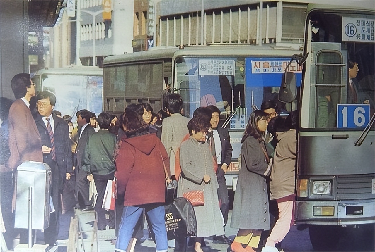 女特工被炸死案,女特工炸客机致百人丧生