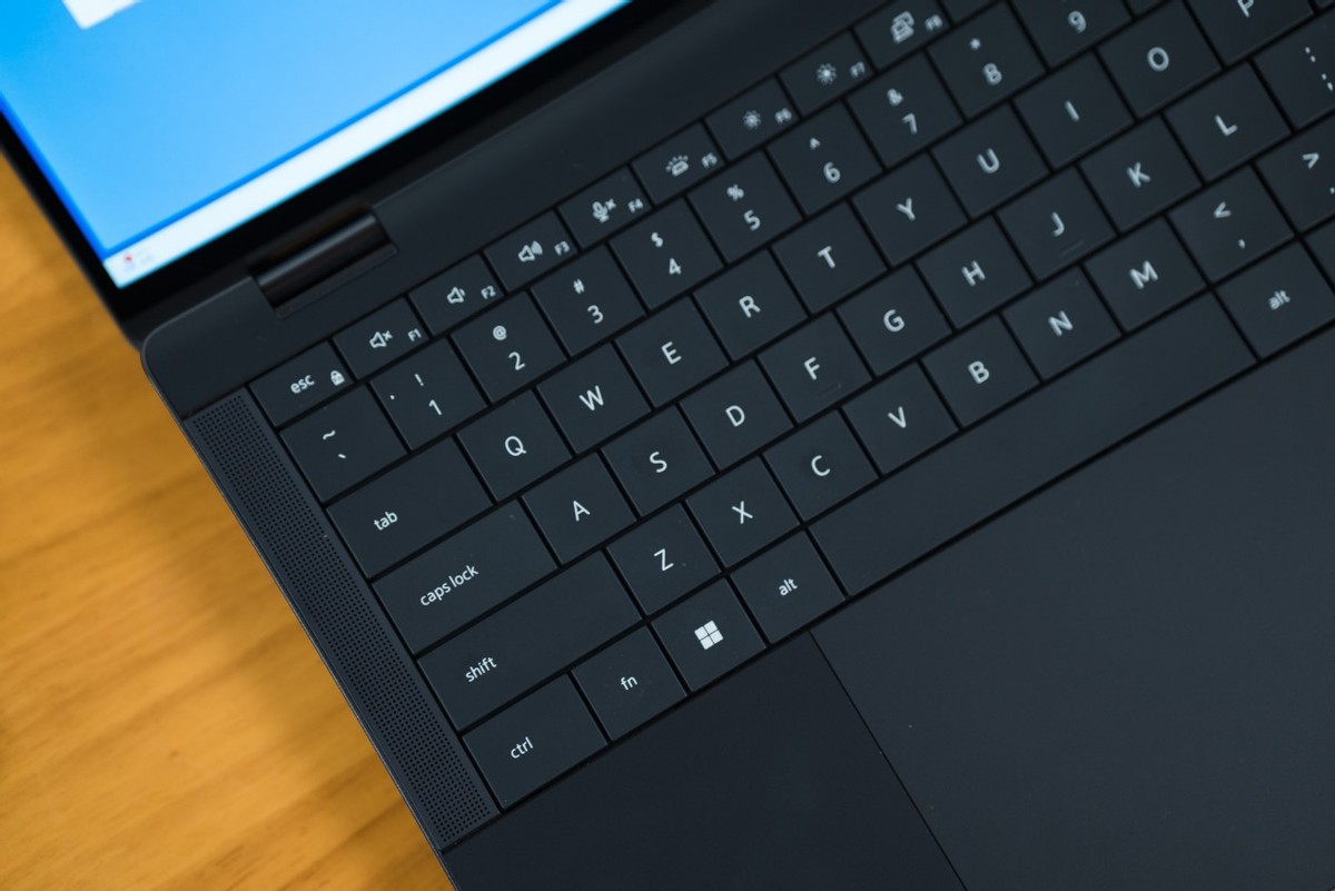 戴尔latitude7440测评,戴尔latitude7390