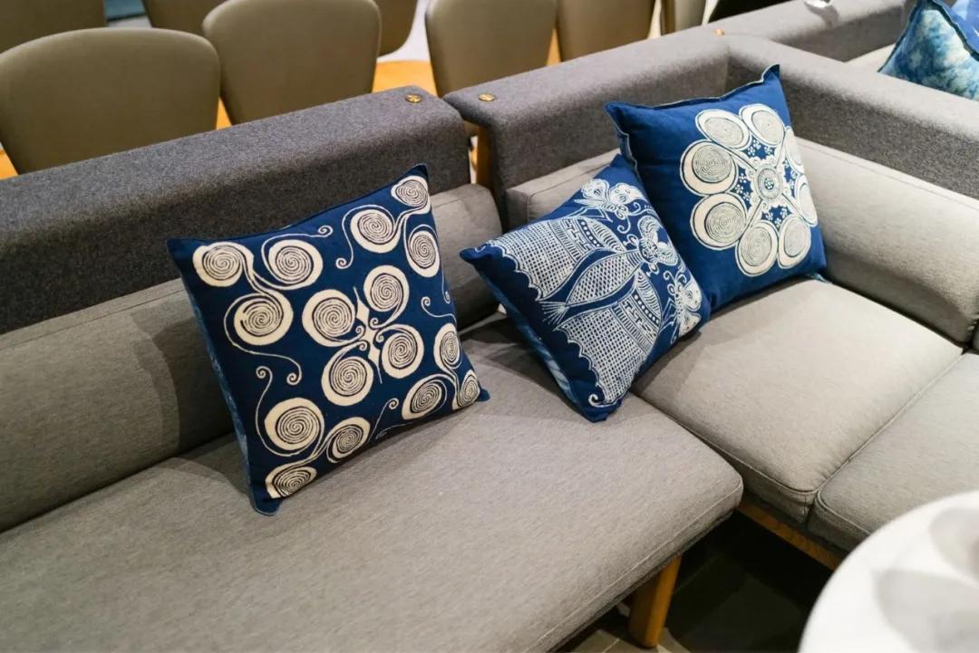 中国首家星巴克“共享办公店”开业，可以到星巴克“打卡上班”了