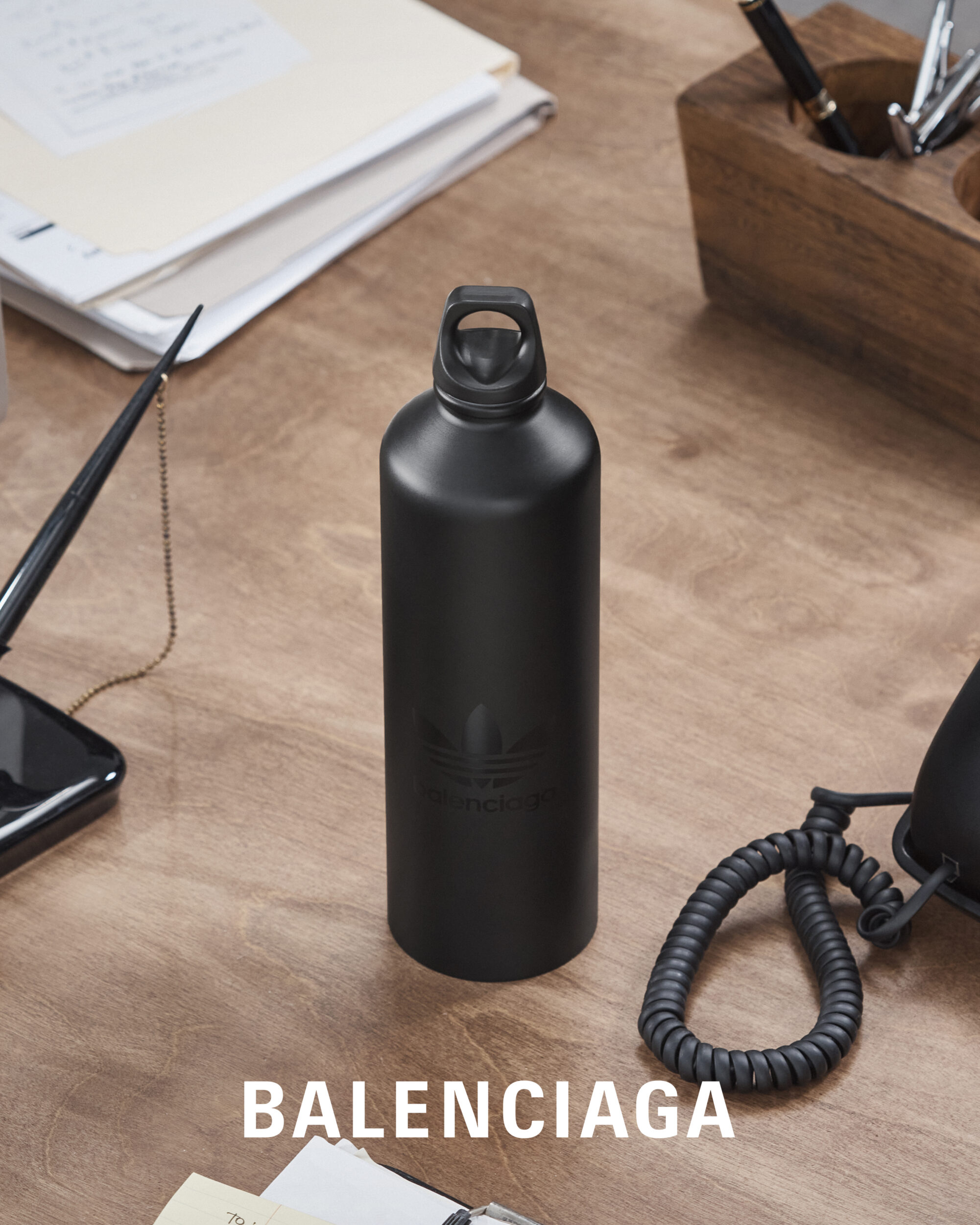 年末最受瞩目的联名！Balenciaga与adidas系列登场