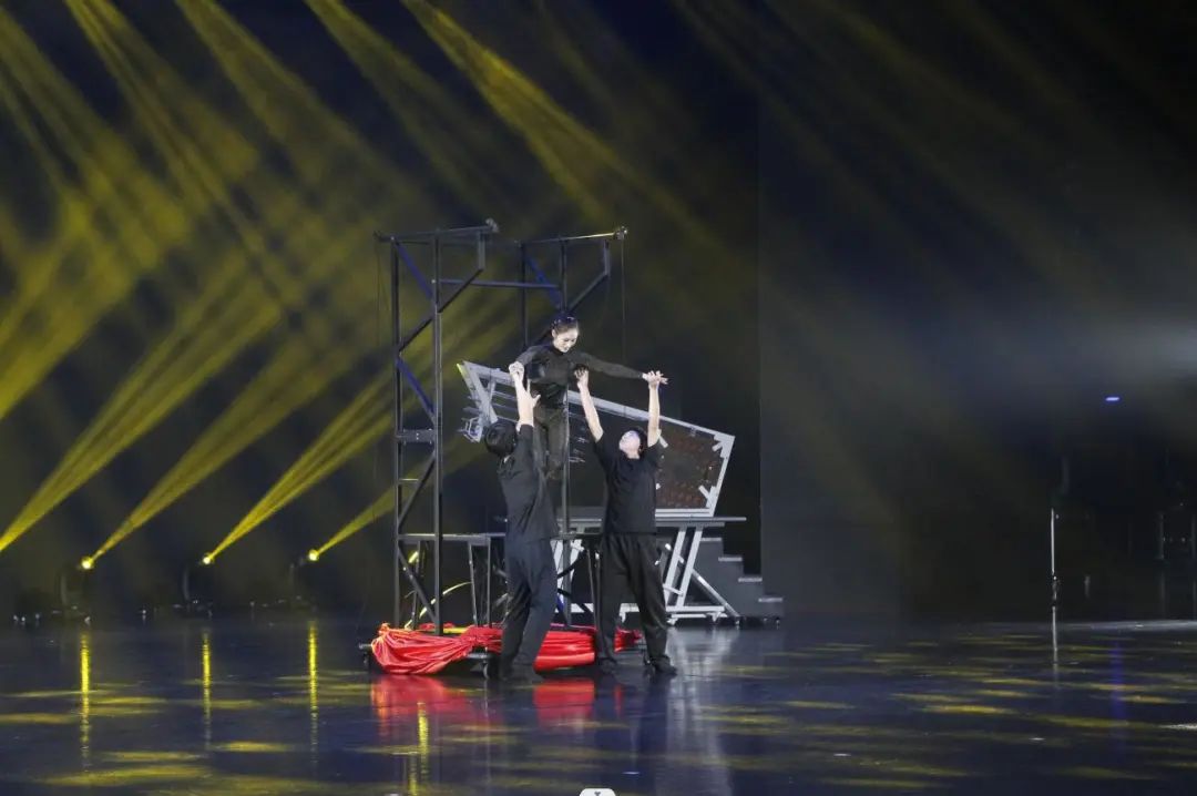 震撼现场|2023“炫·青春”南通大学艺术学院毕业展演绽放通城