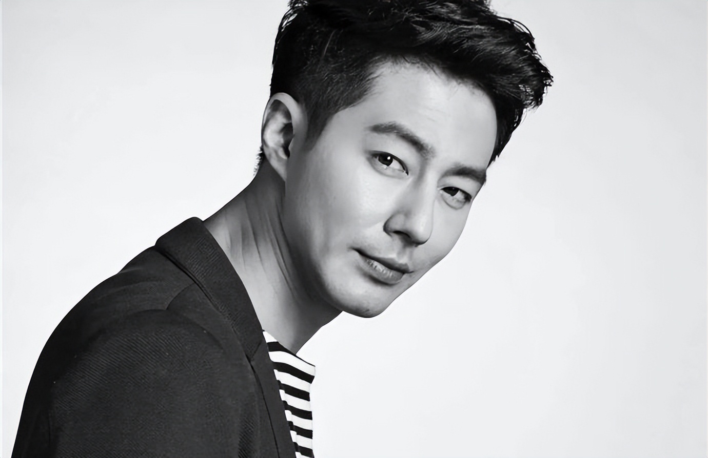 长了一张干净贵气又有书卷气的脸,长得风流倜傥情史干净的男明星