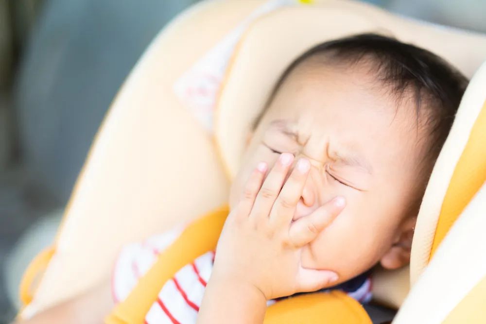 宝宝咳嗽吃蜂蜜是泡水还是直接吃,小孩感冒咳嗽可以喝蜂蜜百香果吗