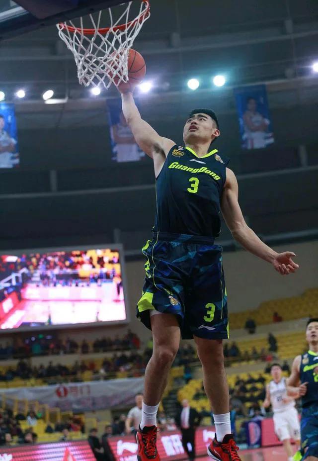 广东宏远青训梯队共有多少名球员,宏远青训队到宏远训练地