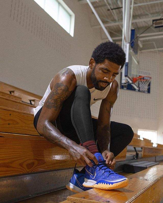 凯里欧文穿过哪些球衣,欧文踩凯尔特人logo穿的什么球鞋