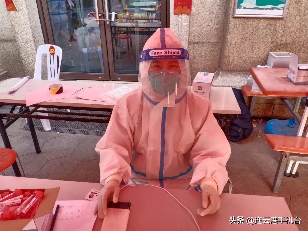 同心战疫奉献爱心巾帼志愿者活动,抗疫志愿者团队活动