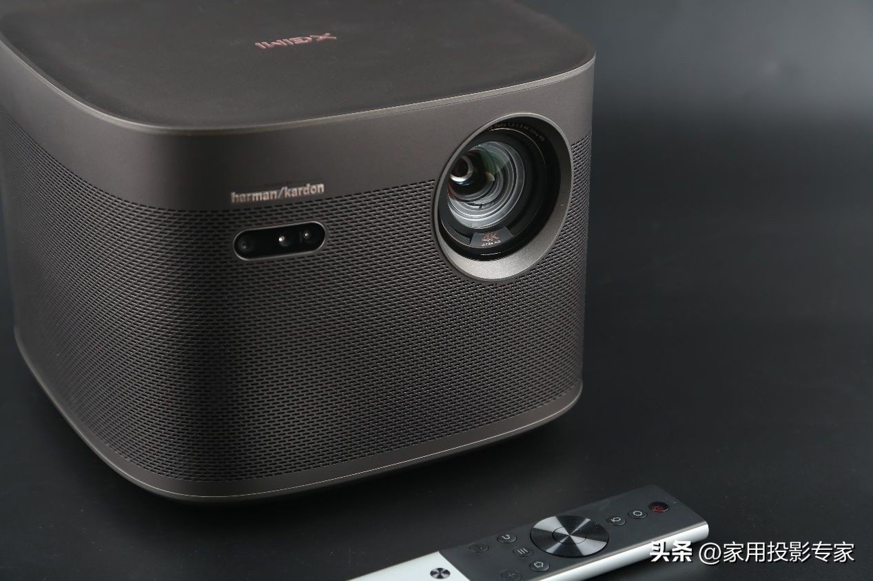 不捧不黑，用过才敢说深度体验极米H6Pro4K智能投影机