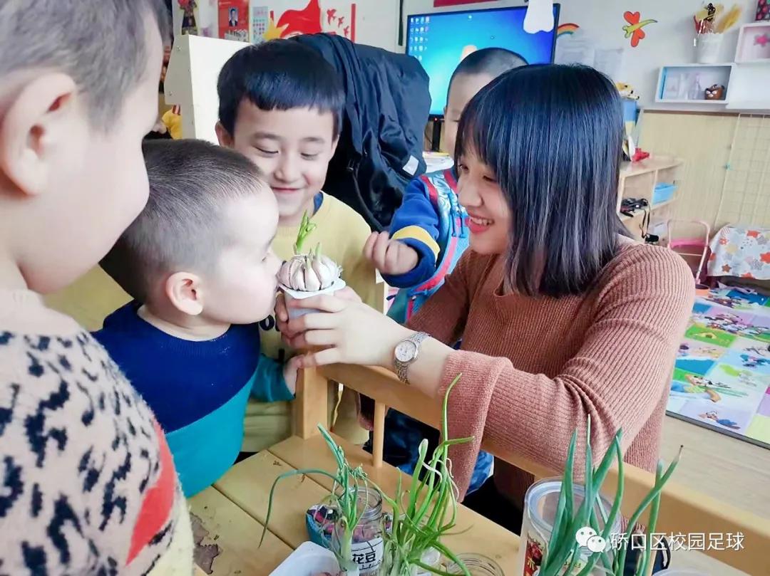 足球援疆，播种希望——硚口校园足球支援*疆新**博乐幼儿足球教育