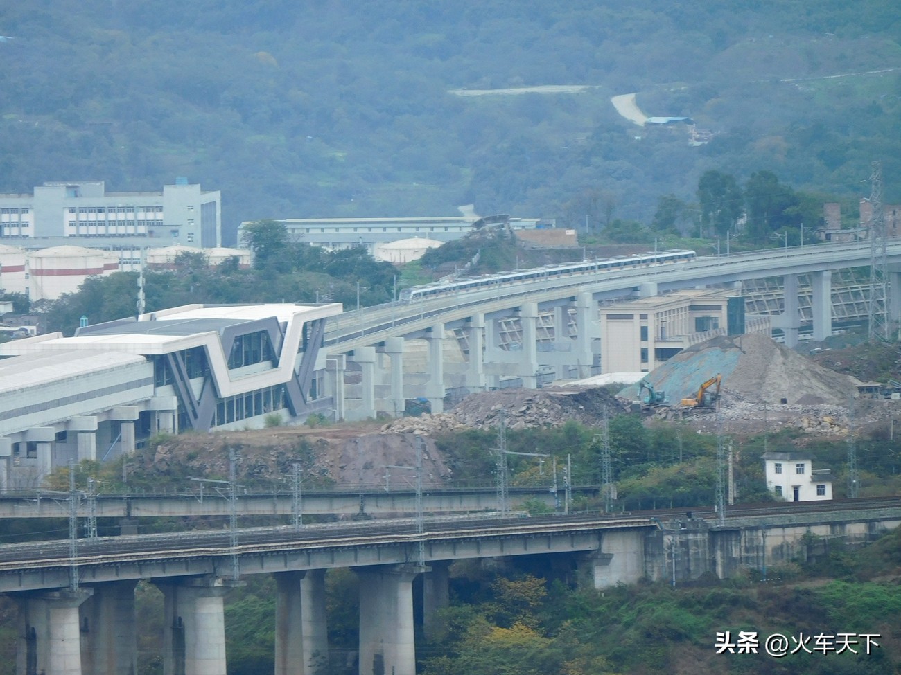 重庆轨道交通15号线两江影视城站,重庆目前开通的轨道交通线路