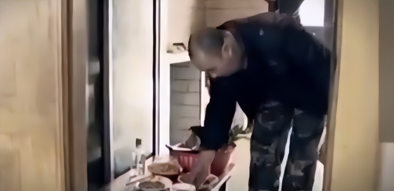 男子喝酒脖子成河马,喝酒喝成河马脖子病