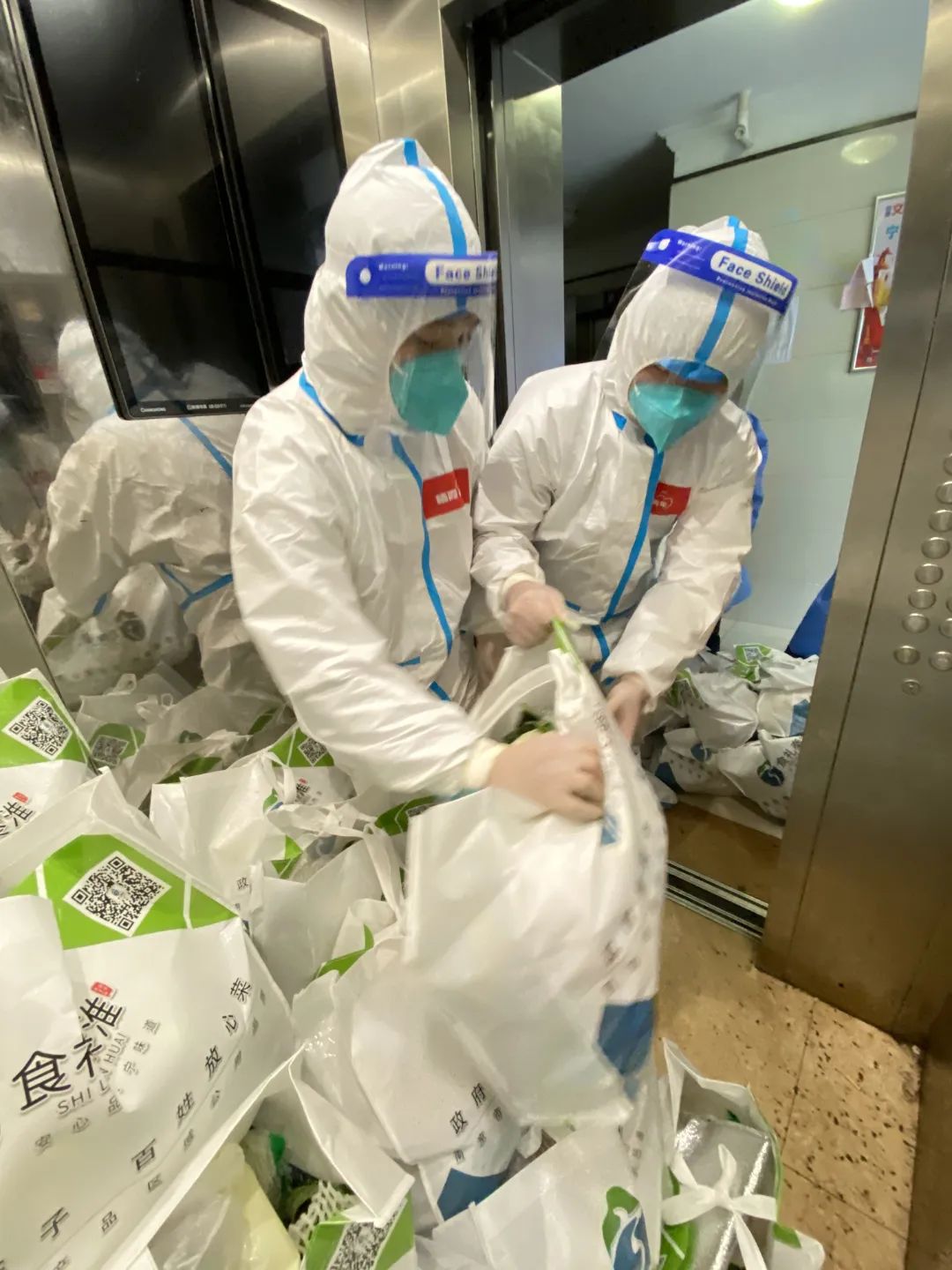 坚守战疫岗位的逆行先锋故事,抗疫中的志愿者故事