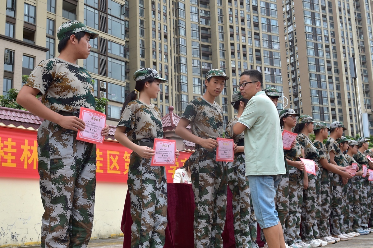 桂林各校军训精彩回顾,广西军训队列操