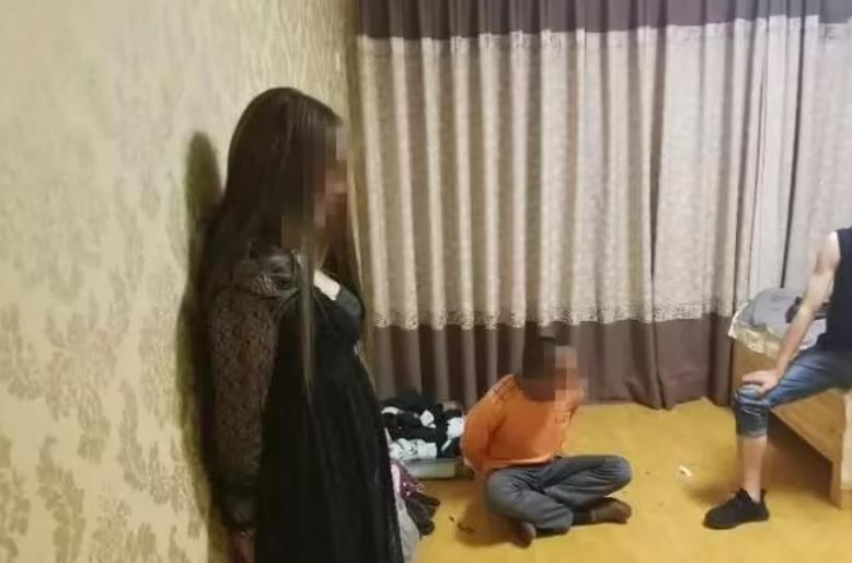 54岁男子与女子有染，女子哀求：我不敢了，请放过我