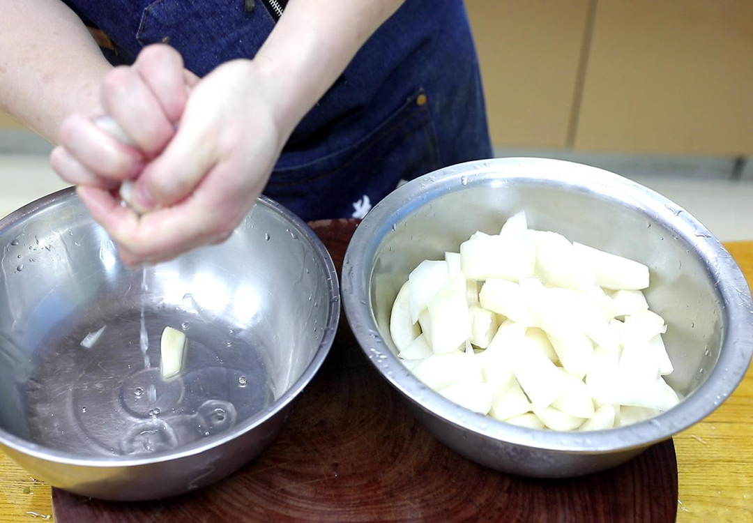 秋吃白冬吃黑春吃什么,秋季滋阴养肺吃什么