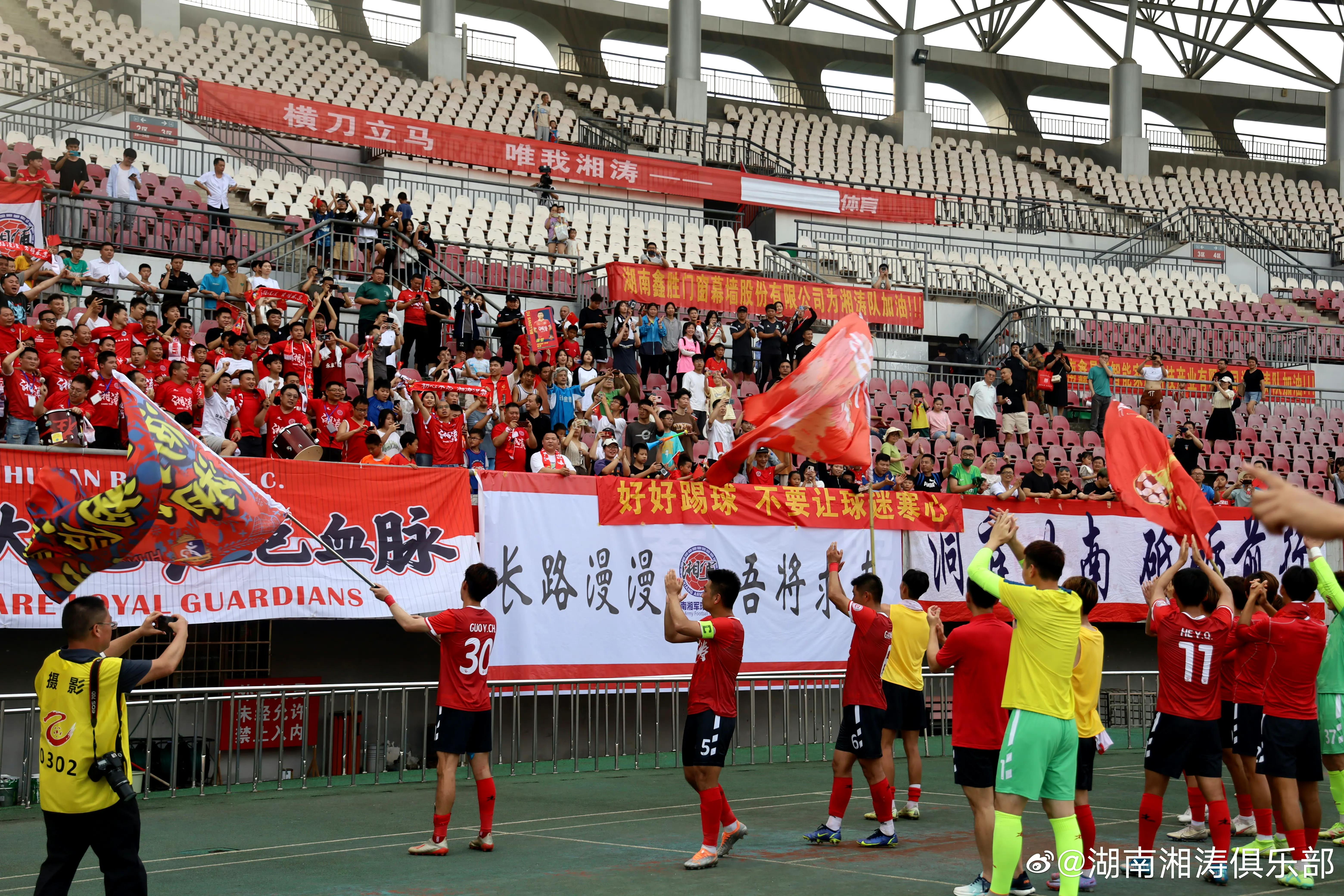 今天中乙最新战报消息,青岛红狮1比0大连智行的进球