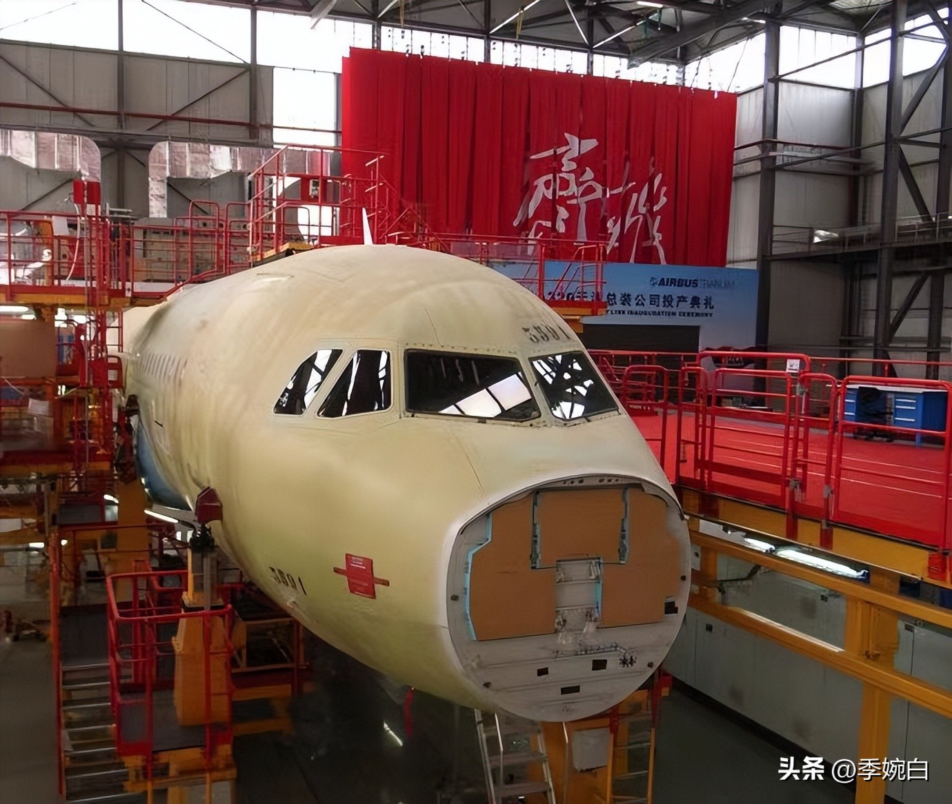 160架！签200亿大单！马克龙不虚此行，刚到北京中国便送上大礼