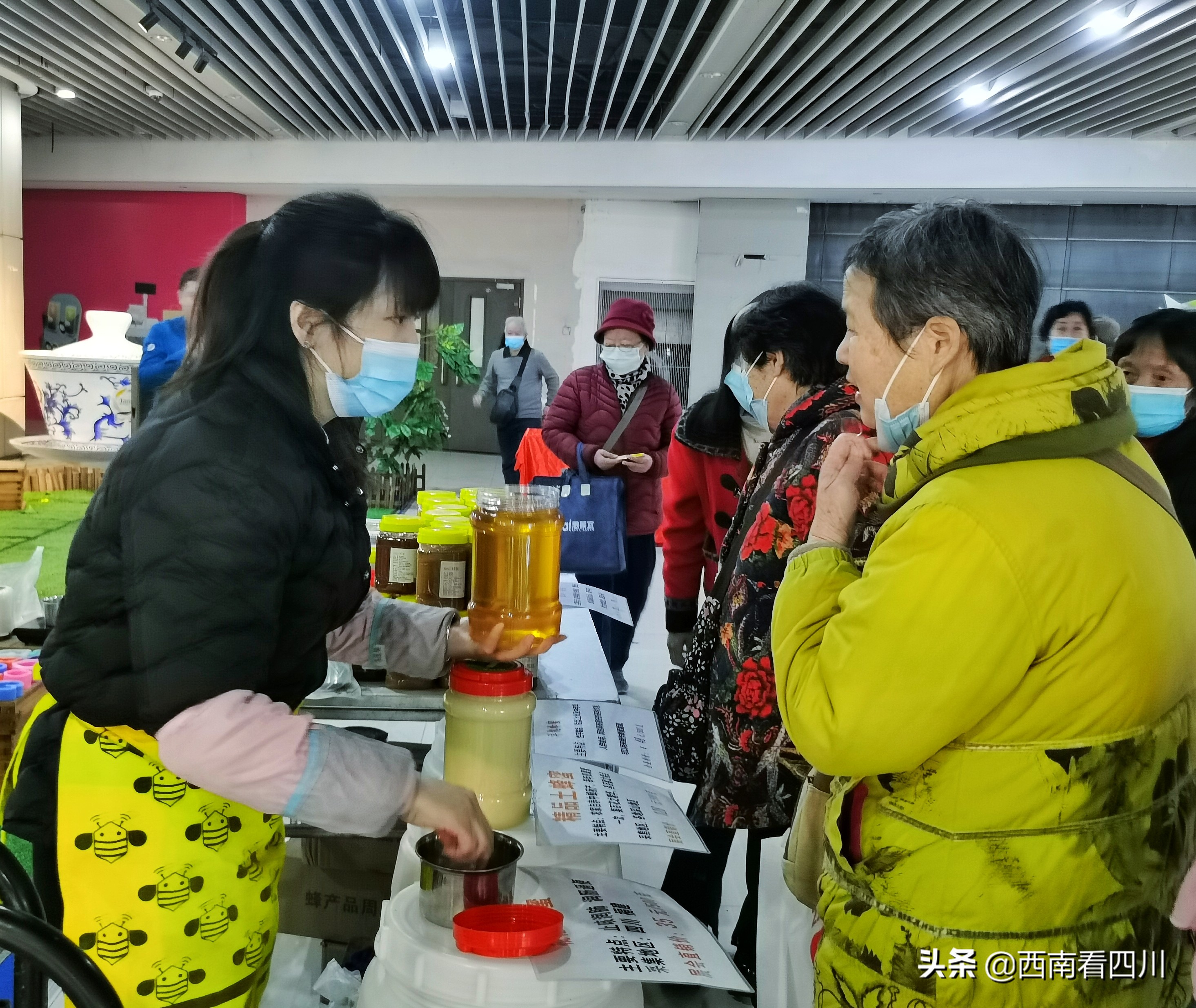 春之好礼等你免费领2022成都春季服装节邀你感受春天里的诗和远方